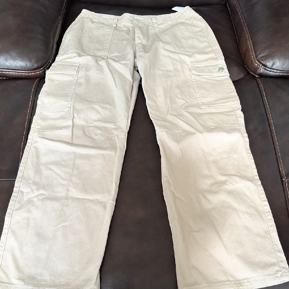 Forever 21 Khaki Trousers